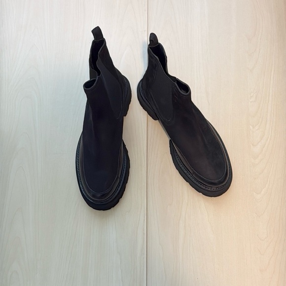 Seychelles black Savor the Moment  Chelsea boot sz 8. - Picture 3 of 6